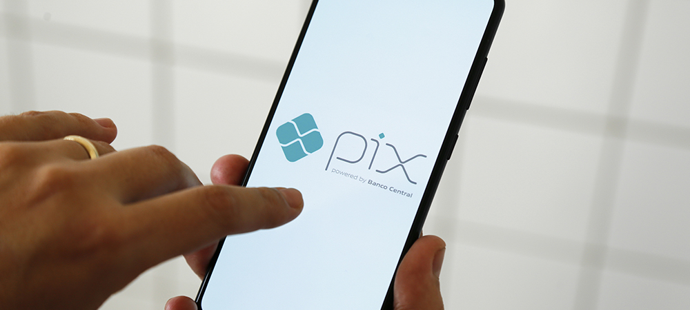 FastSpring y EBANX forjan una asociación para expandir Pix Payments para productos digitales en Brasil